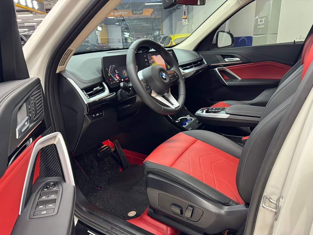 BMW X1 1.5 л 2023 г. Белый, пробег 26000 км