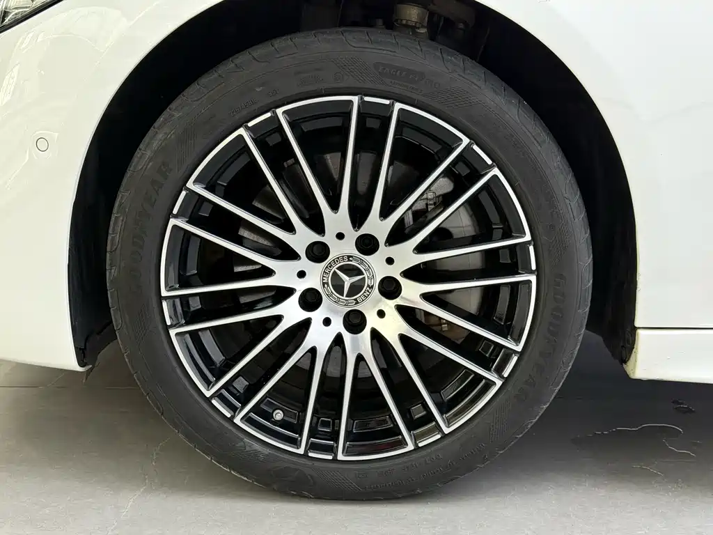 Mercedes-Benz C-Class — миниатюра 5