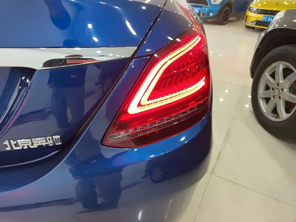 Mercedes-Benz C-Class — миниатюра 8