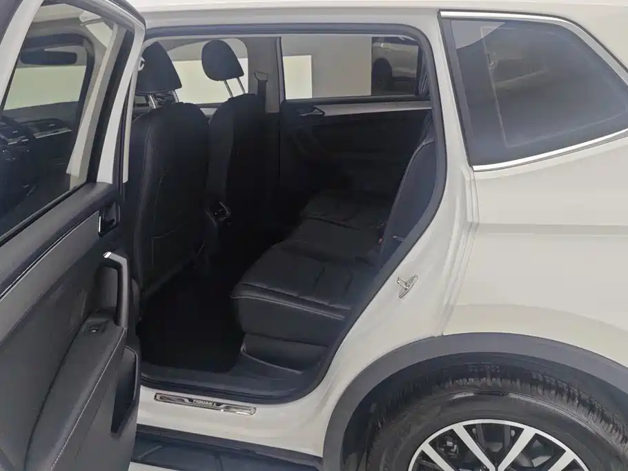 Volkswagen Tiguan L — миниатюра 11