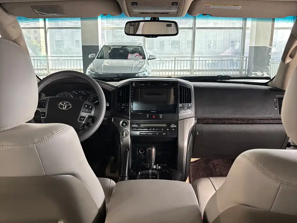 Toyota Land Cruiser — миниатюра 9