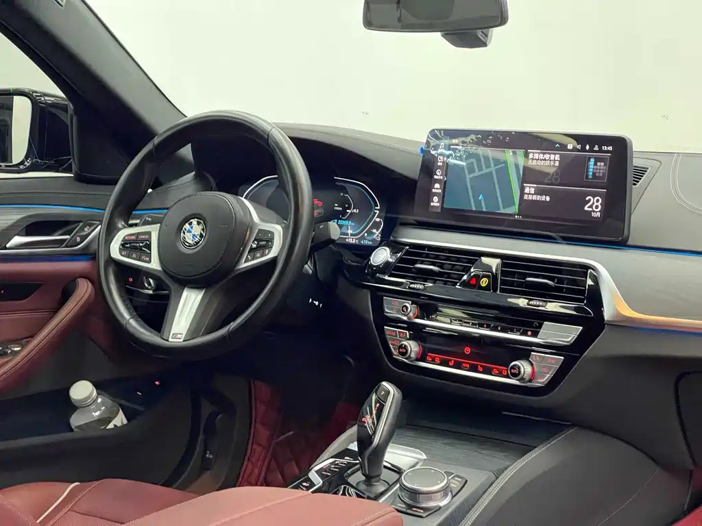 BMW 5 Series New Energy — миниатюра 10