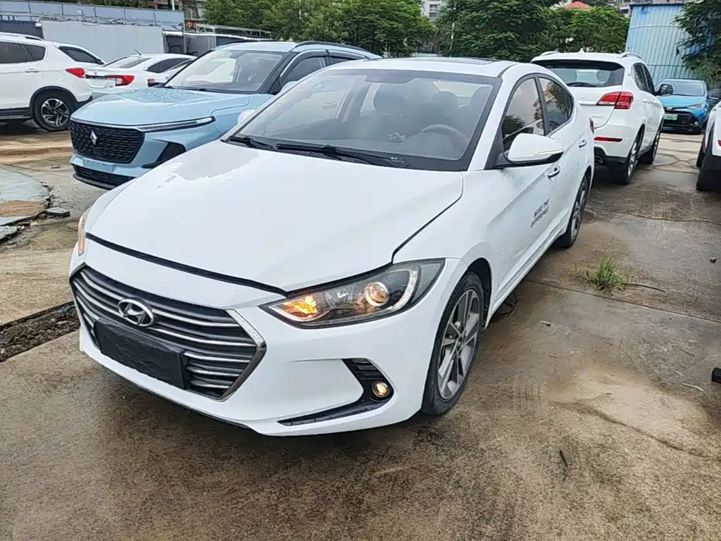 Hyundai Elantra — миниатюра 2