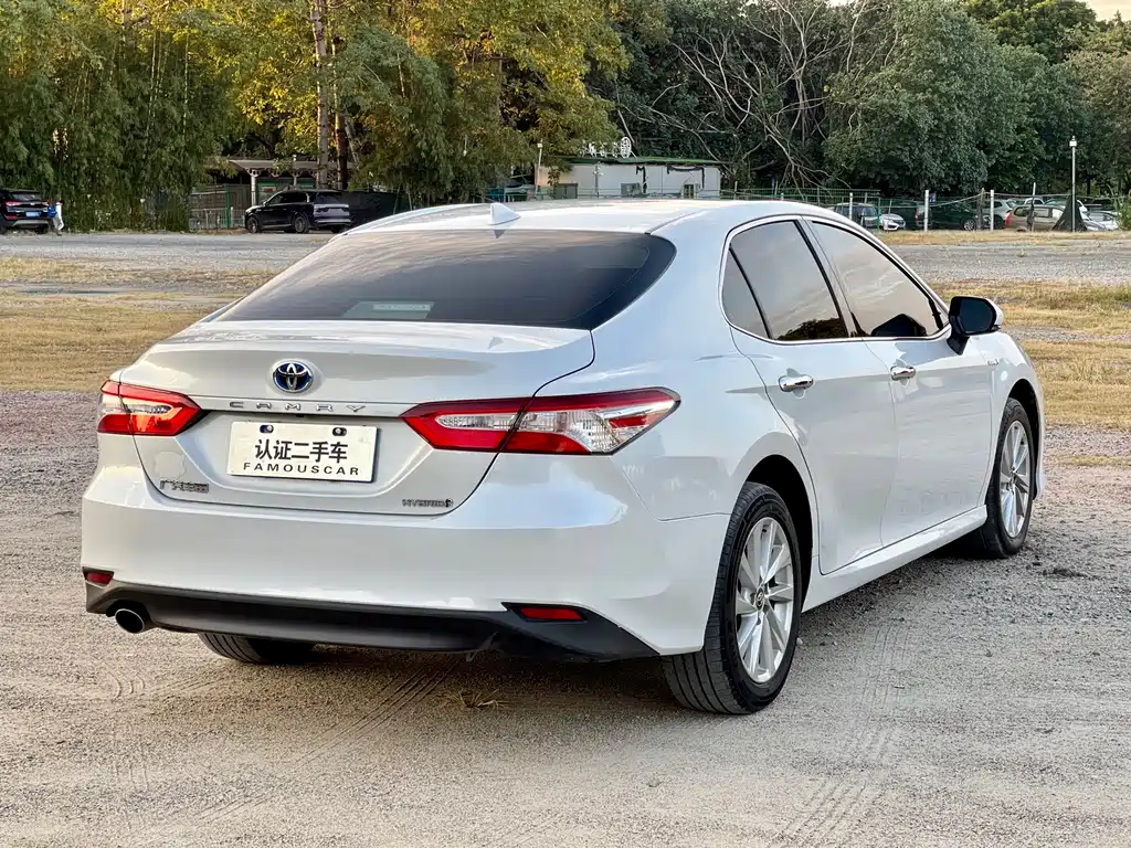 Toyota Camry — миниатюра 6