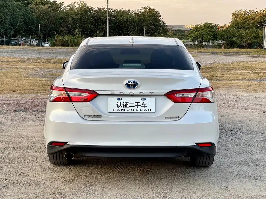 Toyota Camry — миниатюра 4