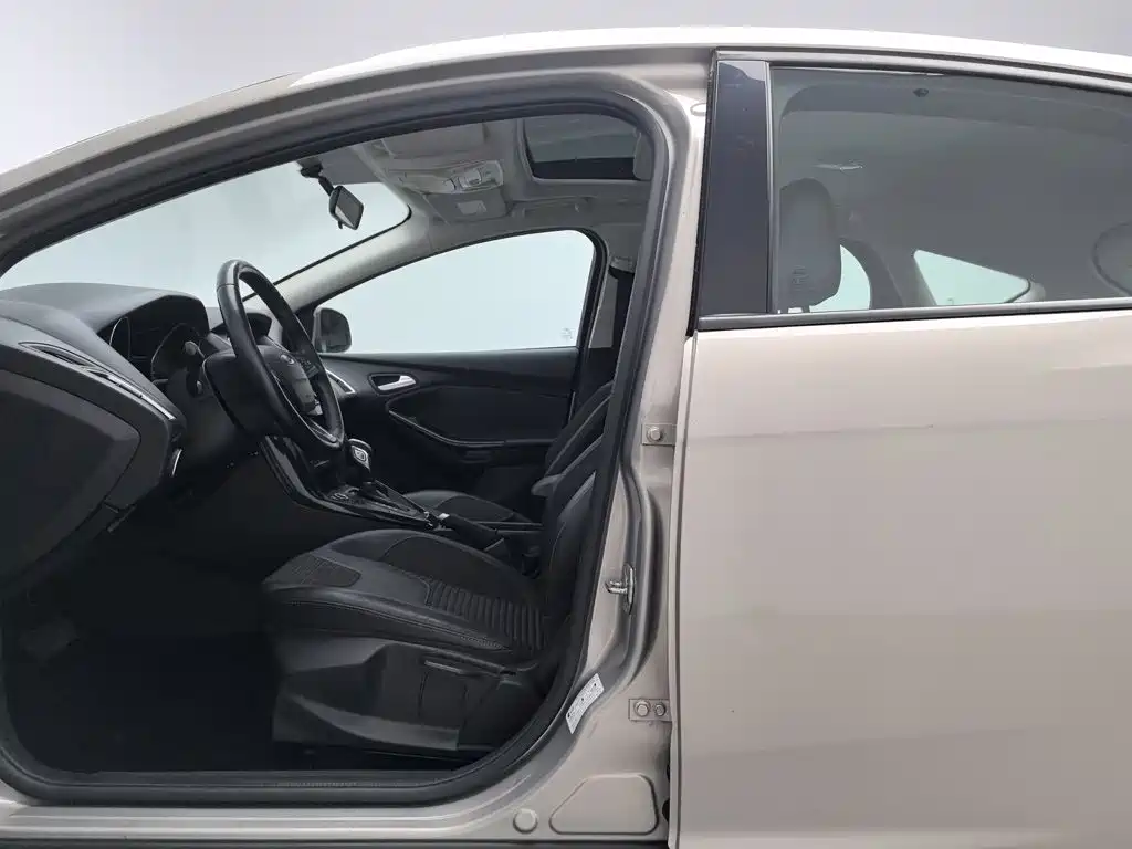 Ford Focus — миниатюра 10
