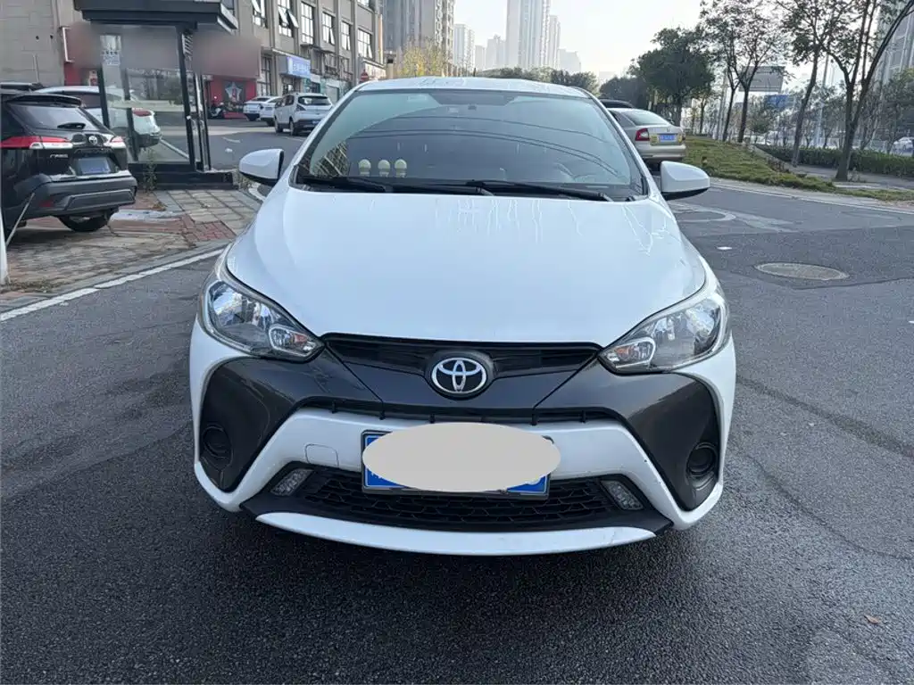 Toyota Yaris L — миниатюра 3