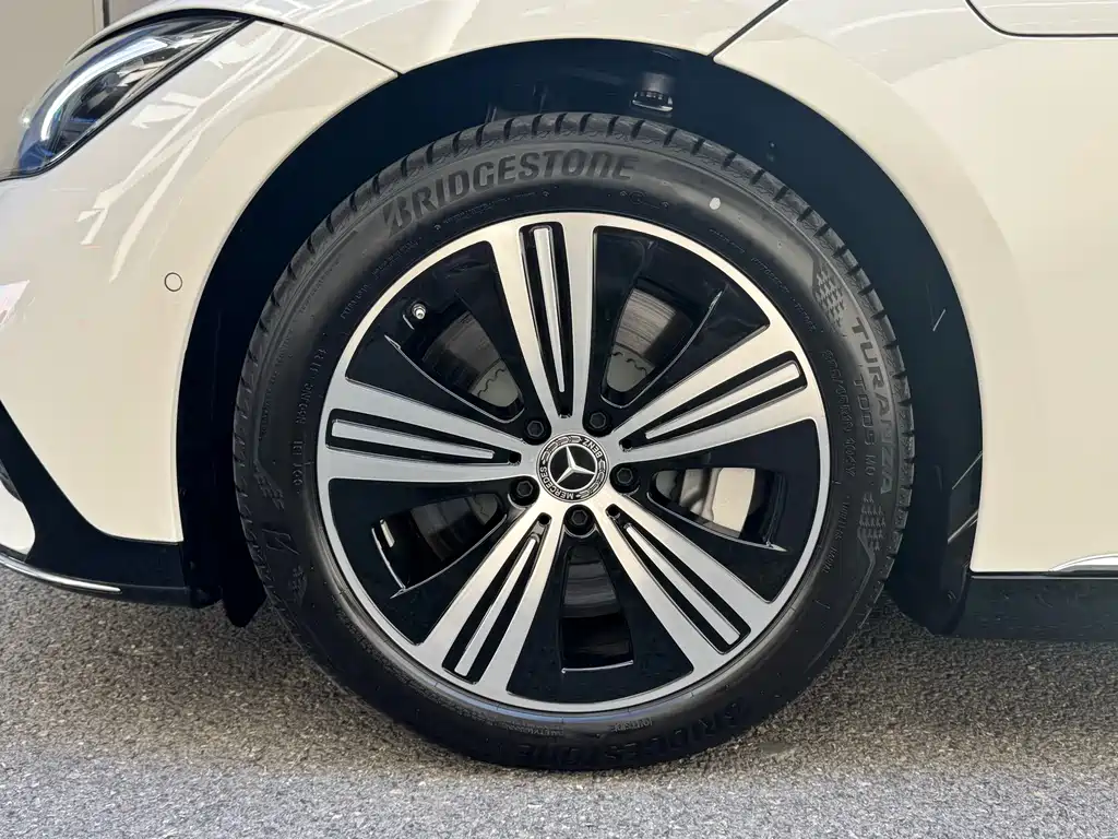 Mercedes-Benz EQE — миниатюра 19