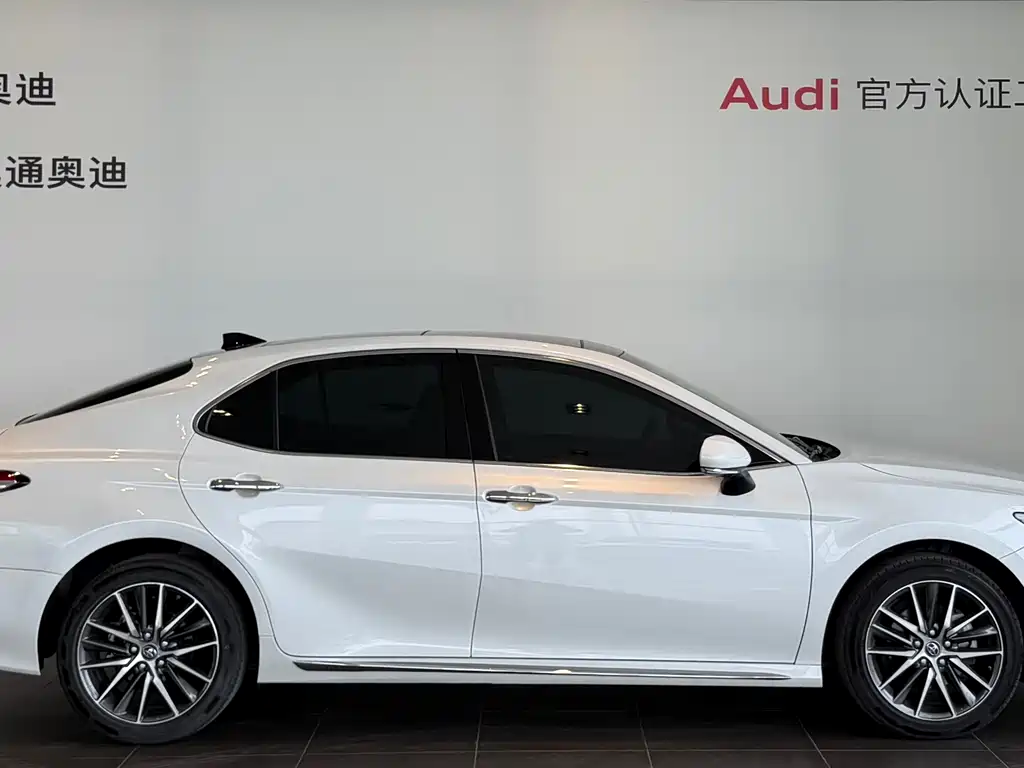 Toyota Camry 2023 2.5G Luxury