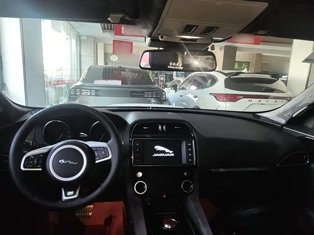 Jaguar F-PACE — миниатюра 10