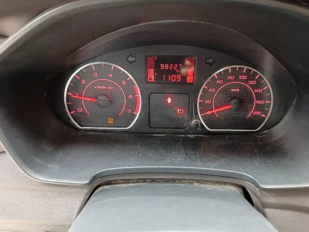 Wuling Hongguang V — миниатюра 12