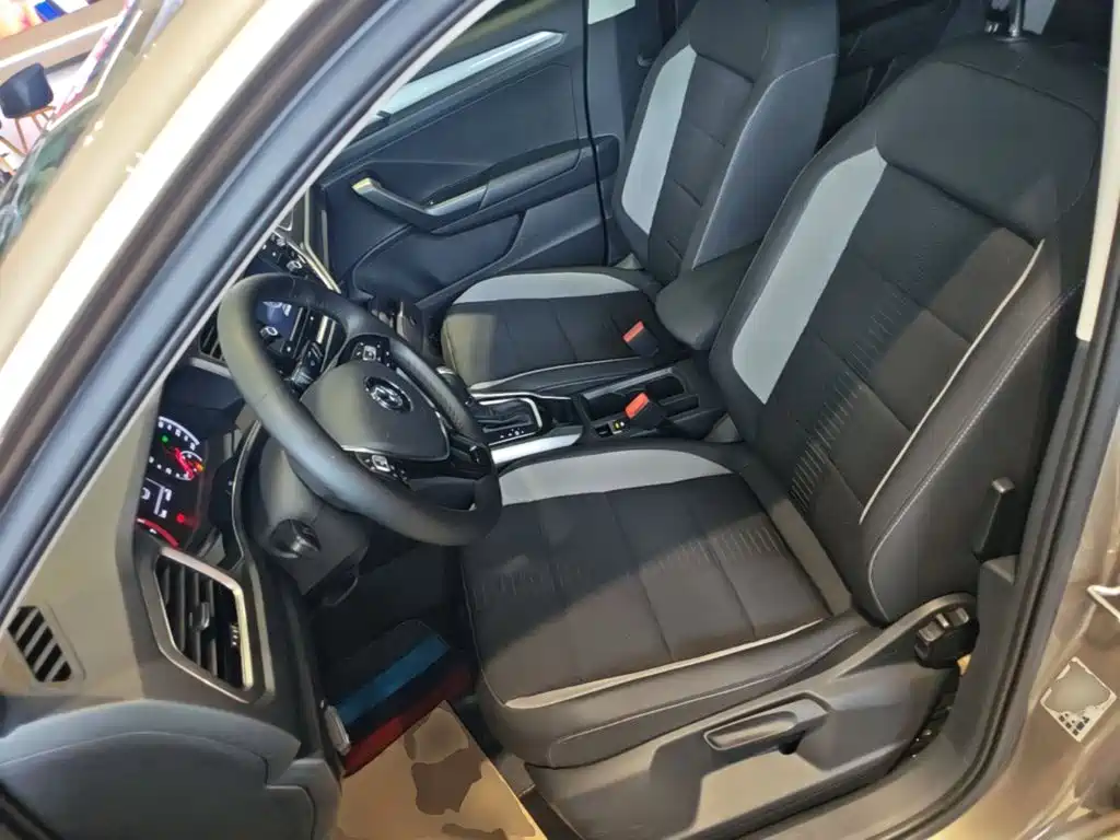 Volkswagen T-Roc — миниатюра 15