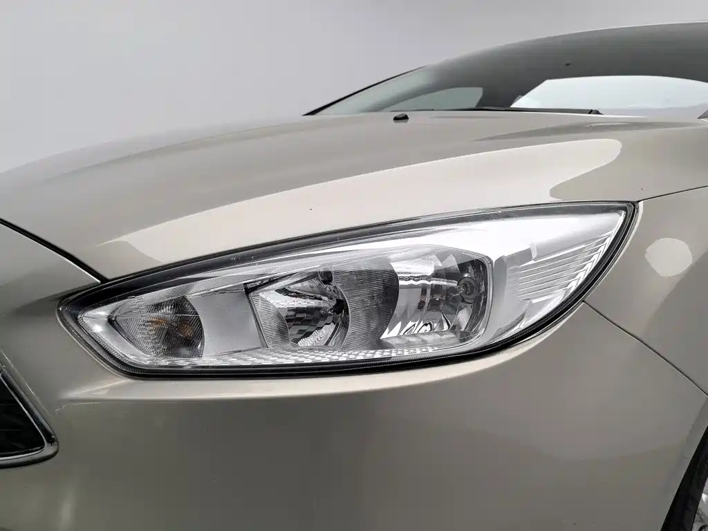 Ford Focus — миниатюра 7