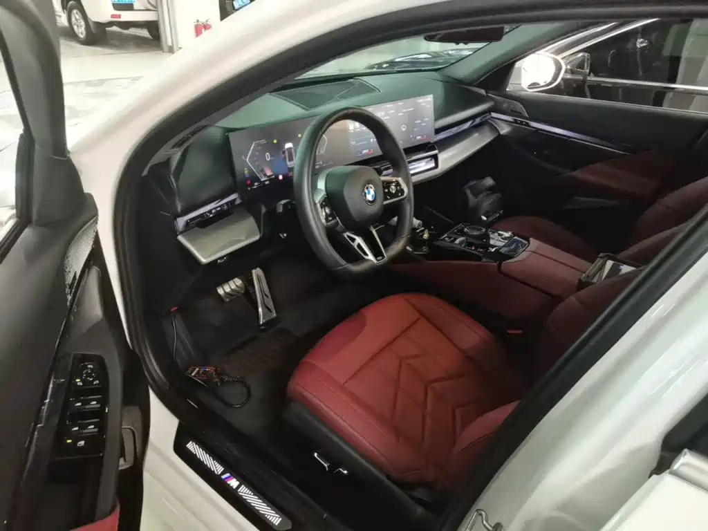 BMW 5 Series — миниатюра 15
