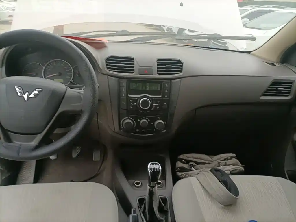 Wuling Hongguang — миниатюра 13