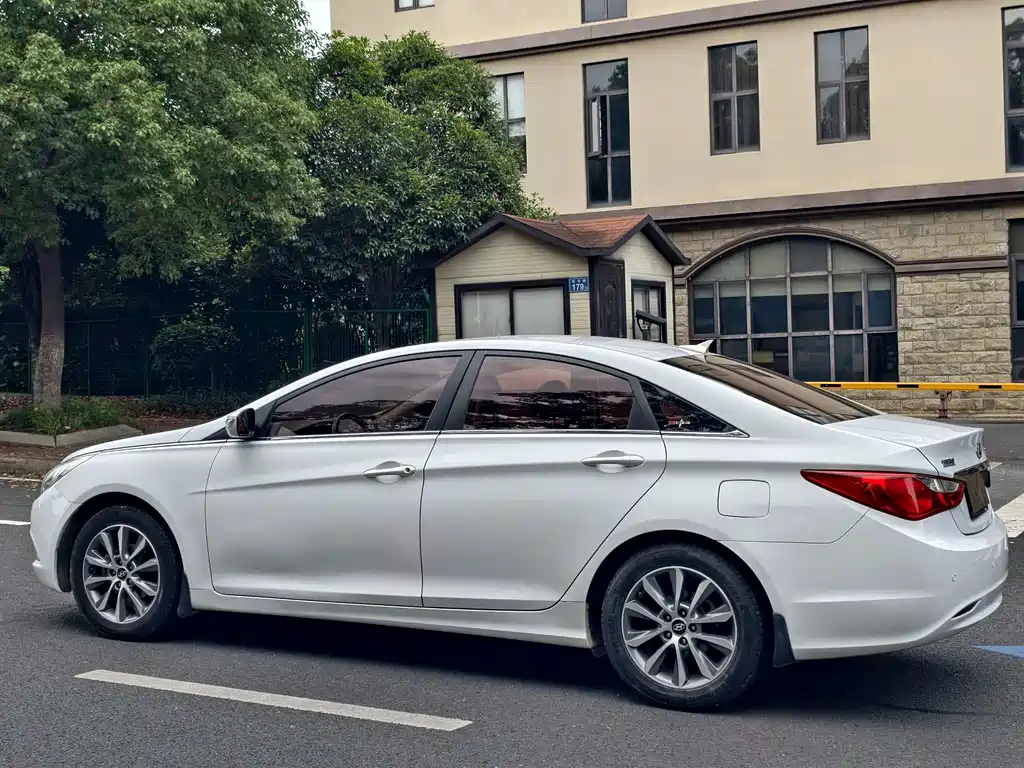 Hyundai Sonata — миниатюра 9