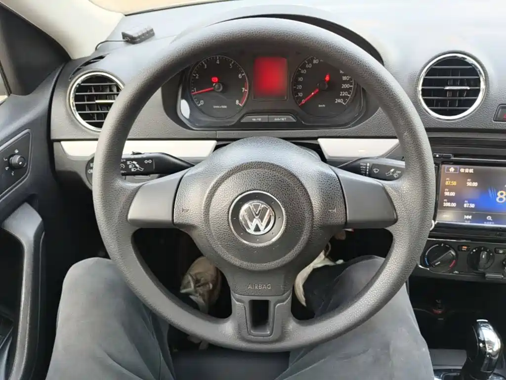 Volkswagen Jetta — миниатюра 11
