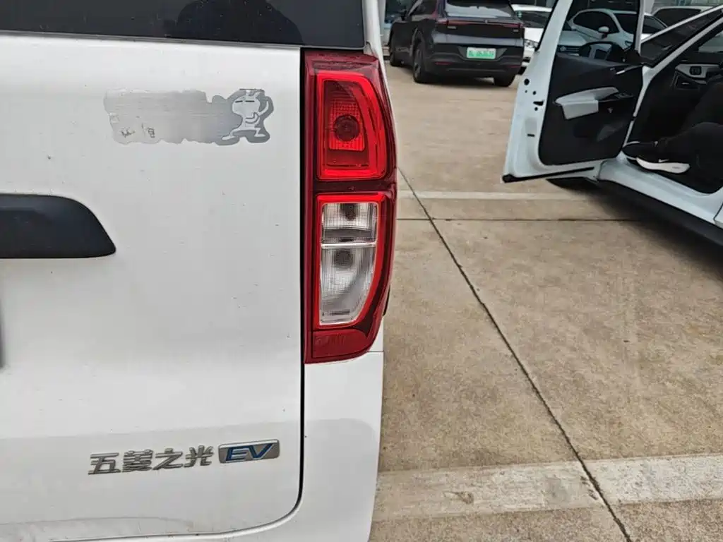 Wuling Zhiguang EV — миниатюра 8