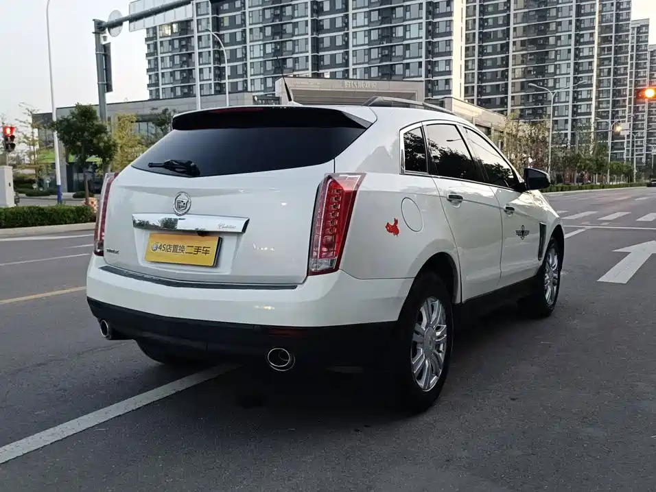 Cadillac SRX — миниатюра 4