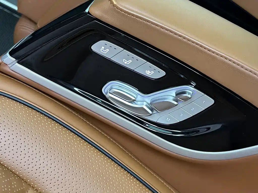 Mercedes-Benz V-Class — миниатюра 19