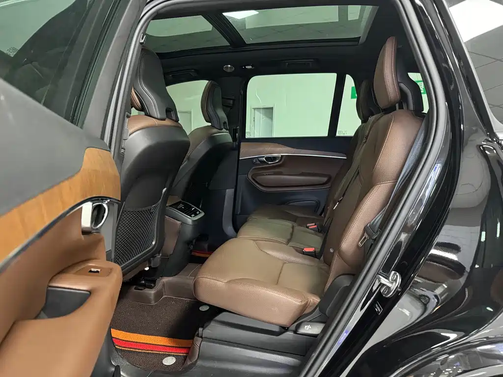 Volvo XC90 — миниатюра 6
