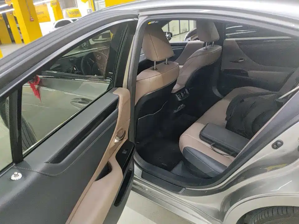 Lexus ES — миниатюра 6