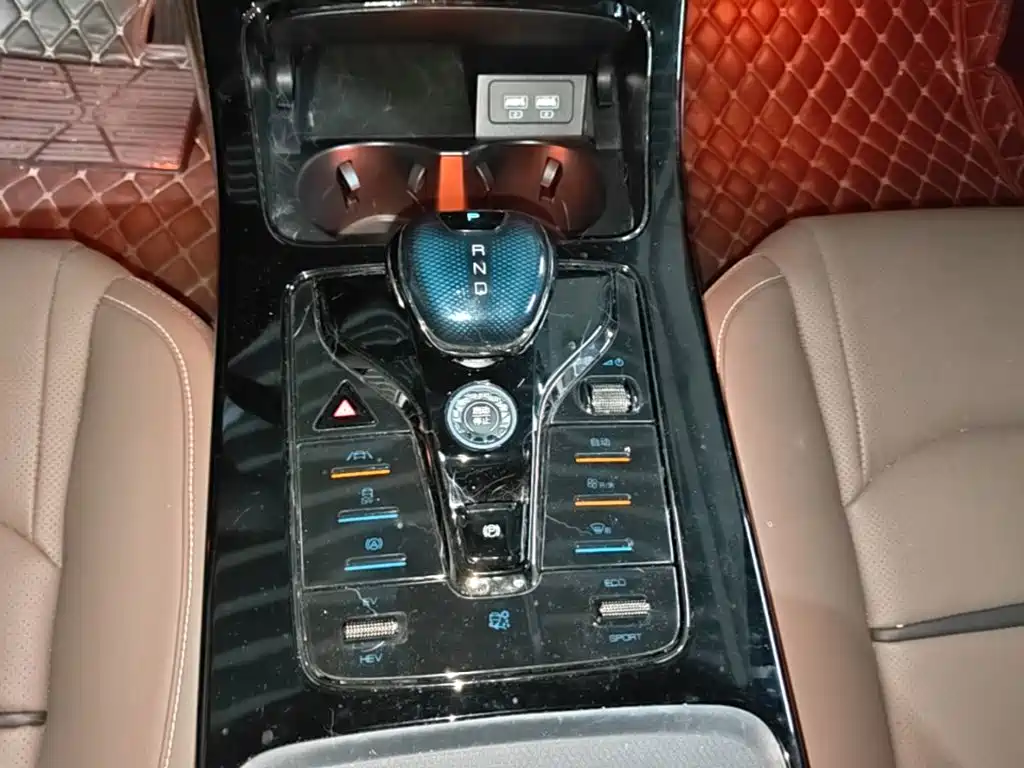 BYD Han — миниатюра 14