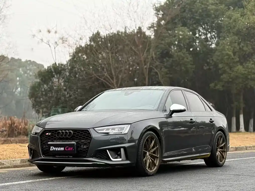Купить Audi S4