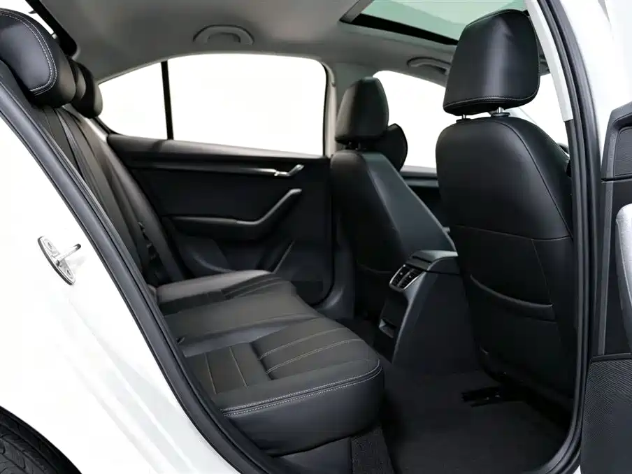 Skoda Octavia — миниатюра 6