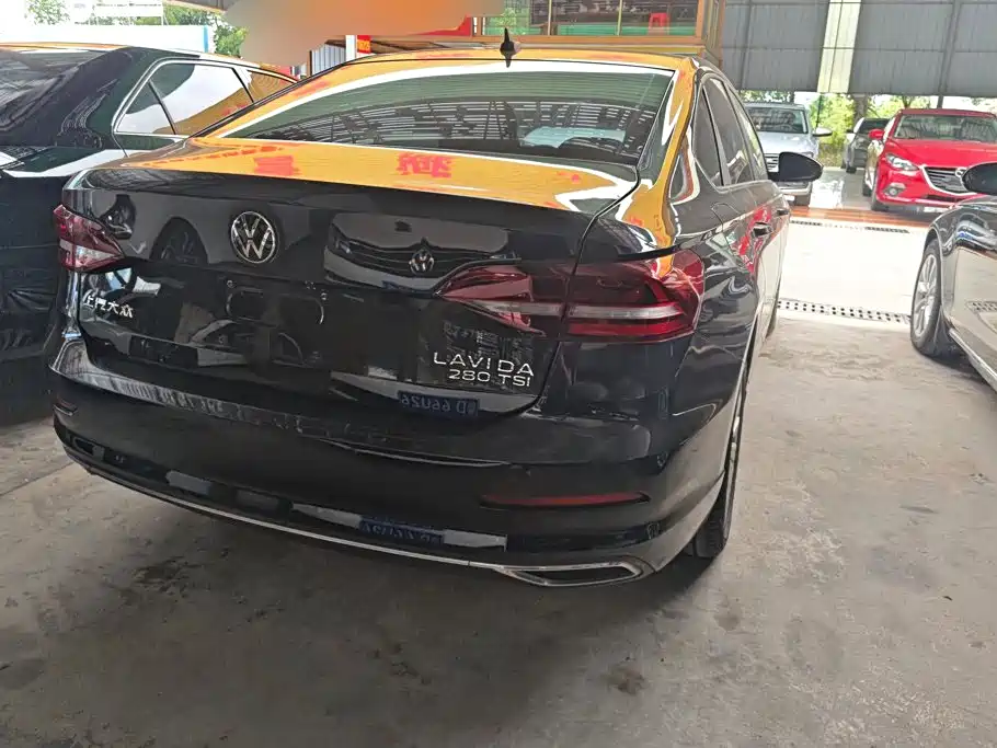 Volkswagen Lavida — миниатюра 3