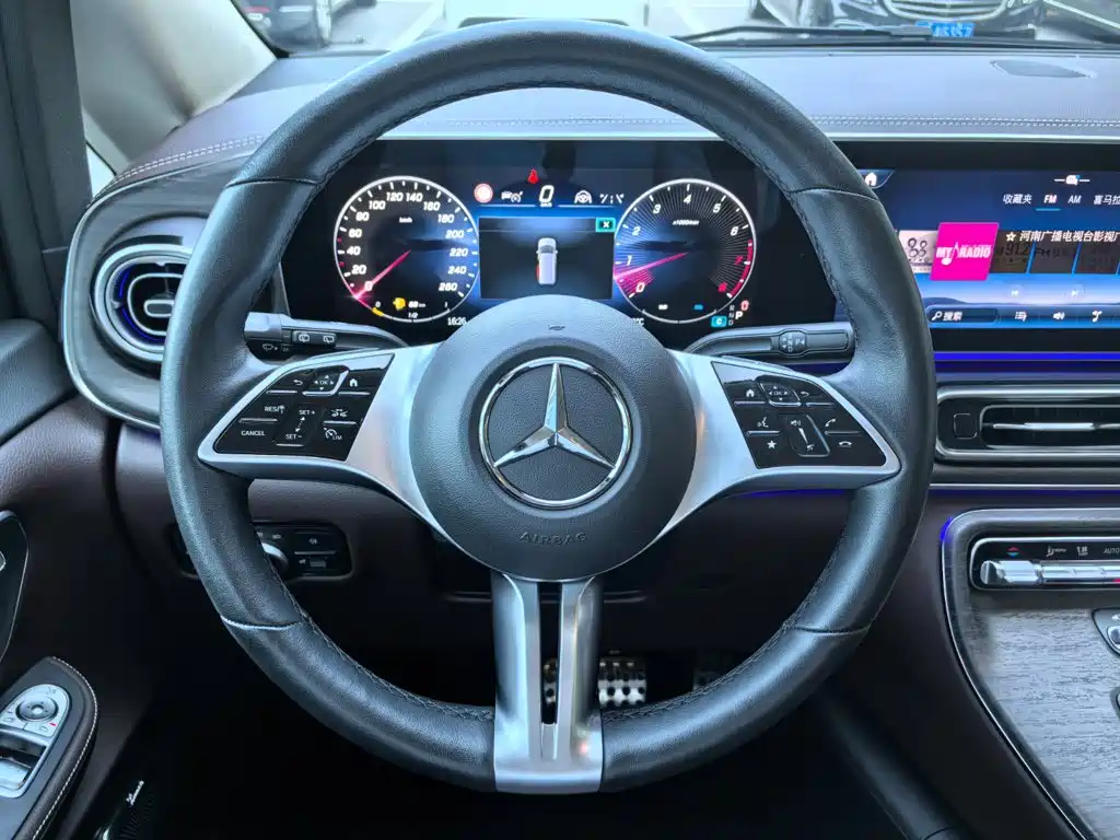 Mercedes-Benz V-Class — миниатюра 8