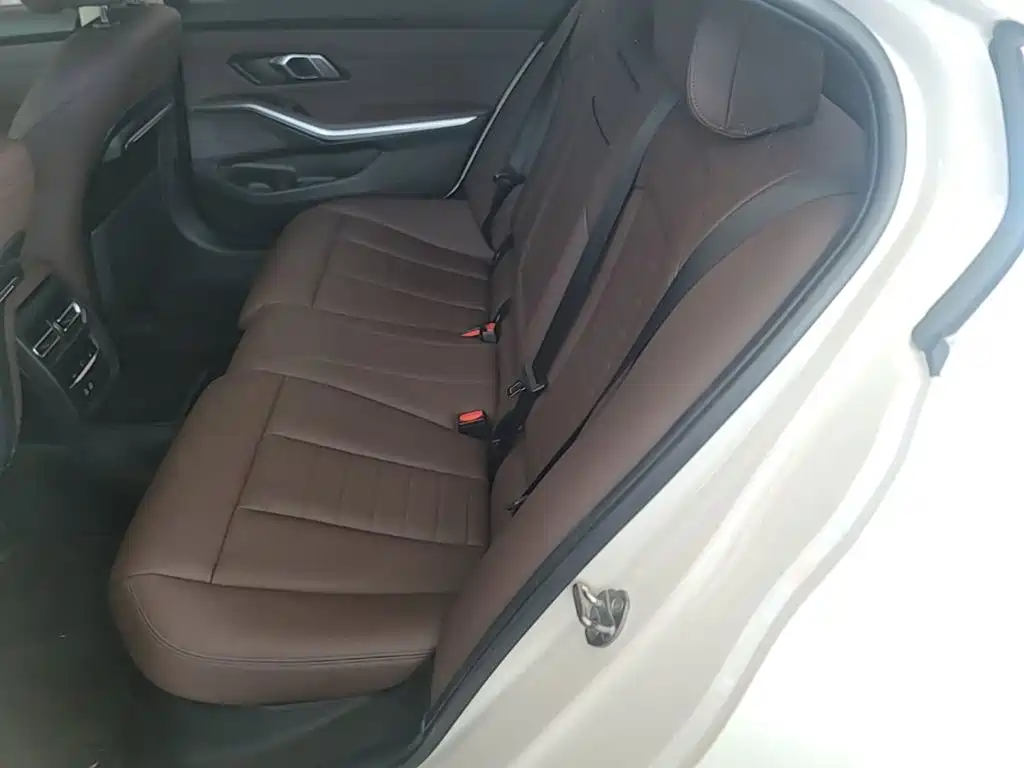 BMW 3 Series — миниатюра 17