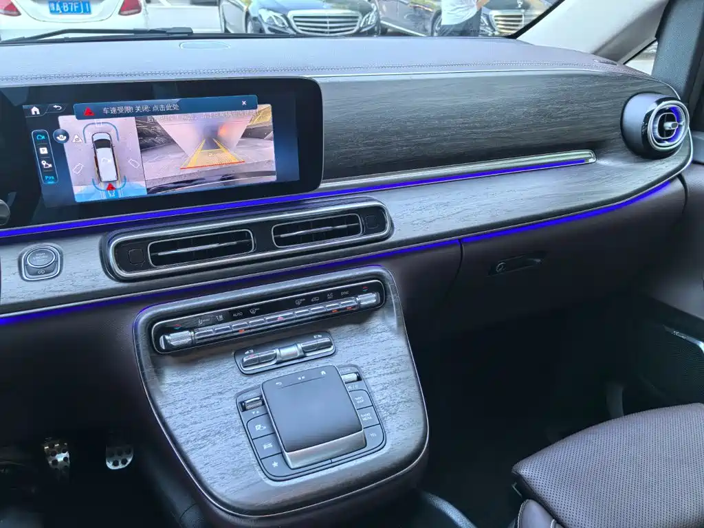 Mercedes-Benz V-Class — миниатюра 6