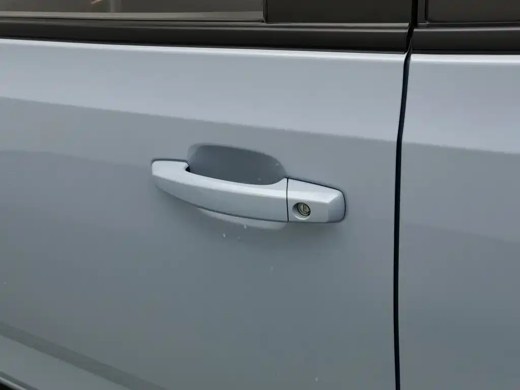 Wuling MINIEV — миниатюра 18