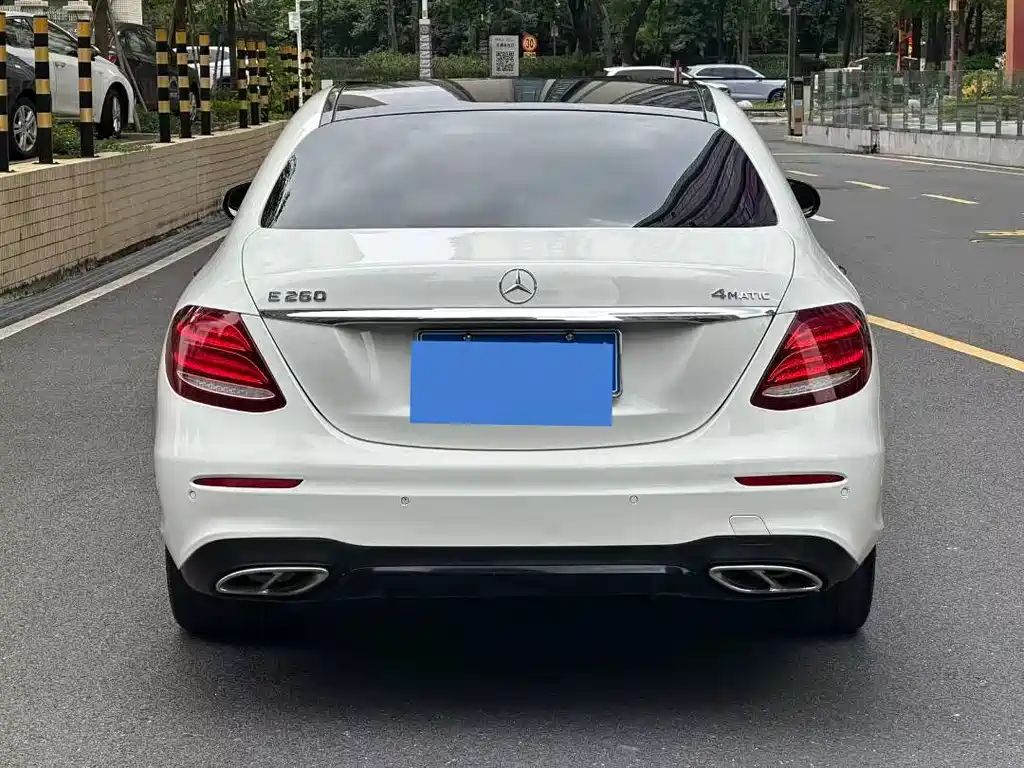 Mercedes-Benz E-Class (Import) — миниатюра 11