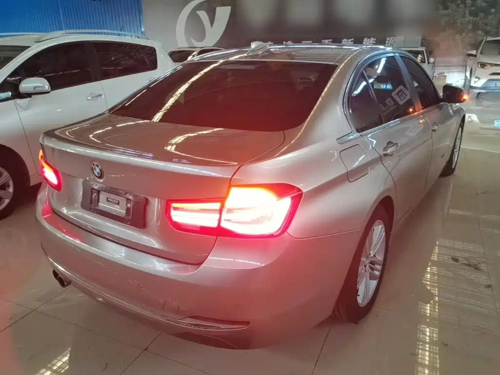 BMW 3 Series — миниатюра 7