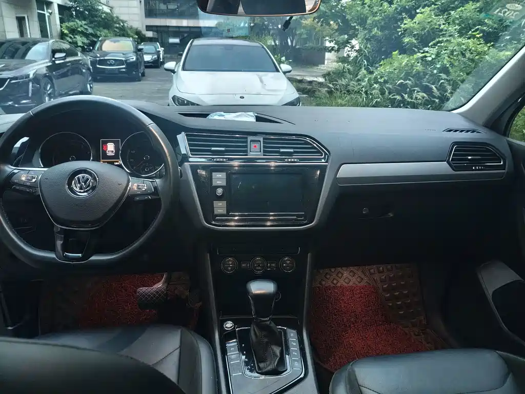 Volkswagen Tiguan L — миниатюра 9