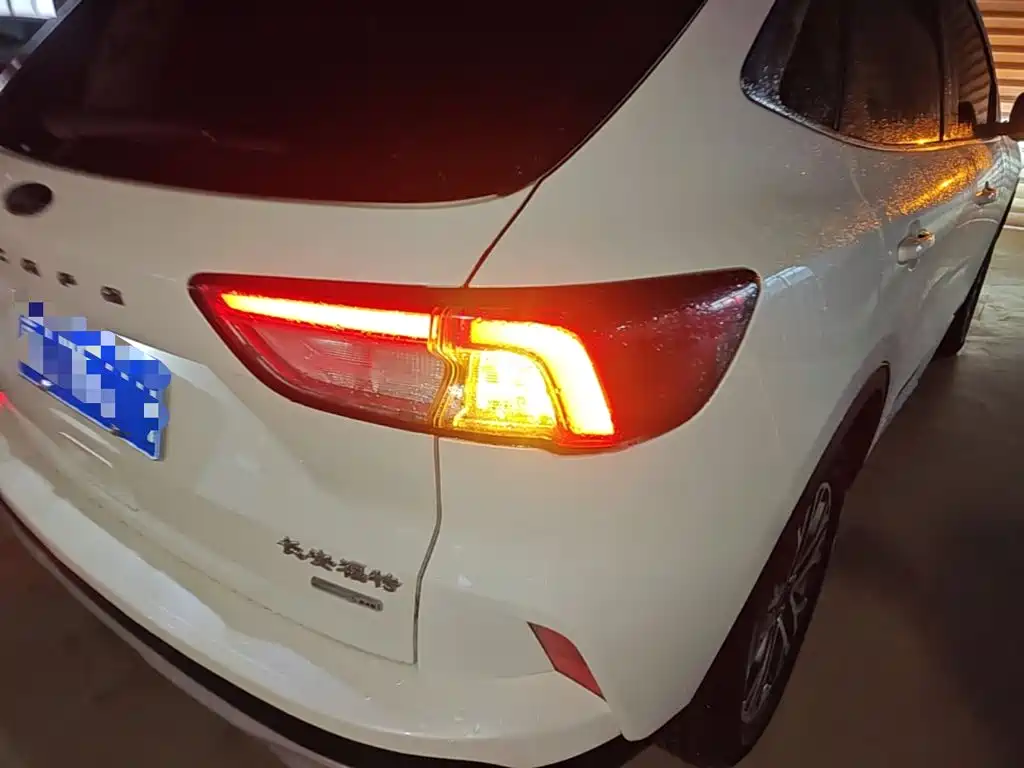 Ford Escape — миниатюра 8