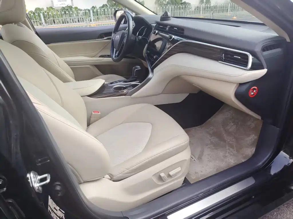 Toyota Camry — миниатюра 19