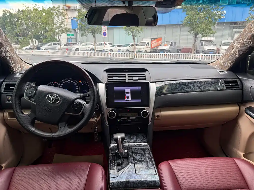 Toyota Camry — миниатюра 8