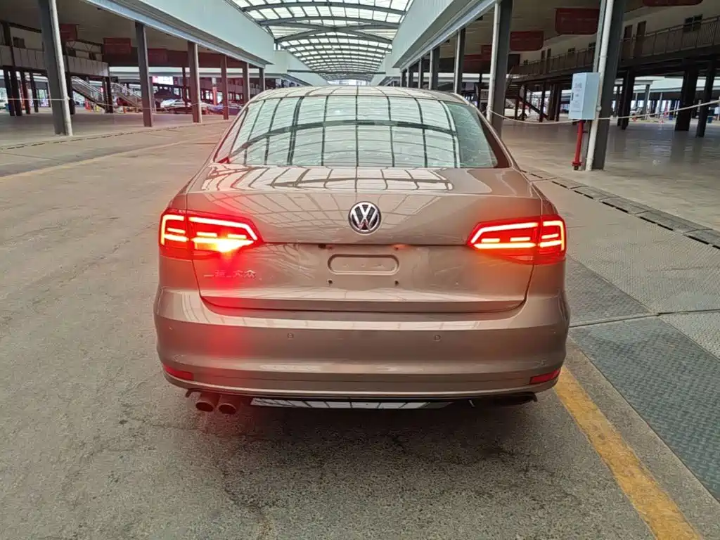 Volkswagen Sagitar — миниатюра 6