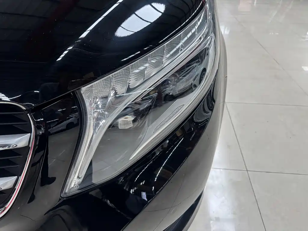 Mercedes-Benz V-Class — миниатюра 17