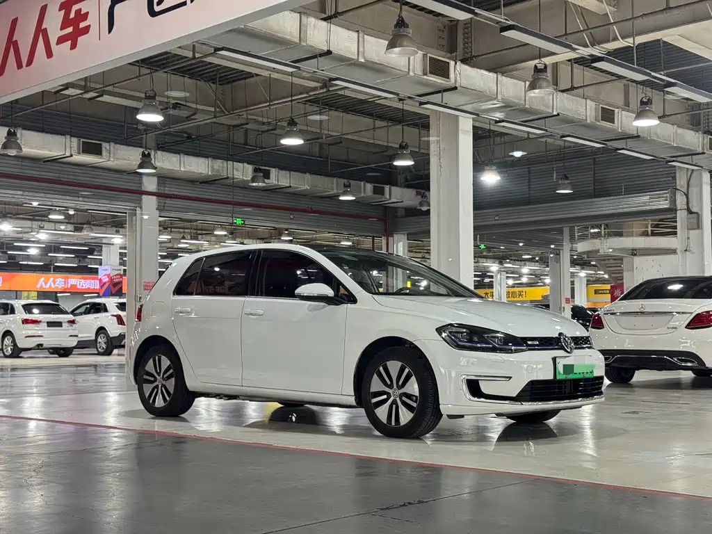 Volkswagen Golf EV — миниатюра 3