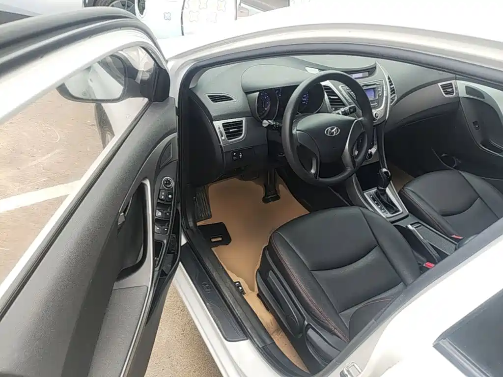 Hyundai Elantra Langdong — миниатюра 16