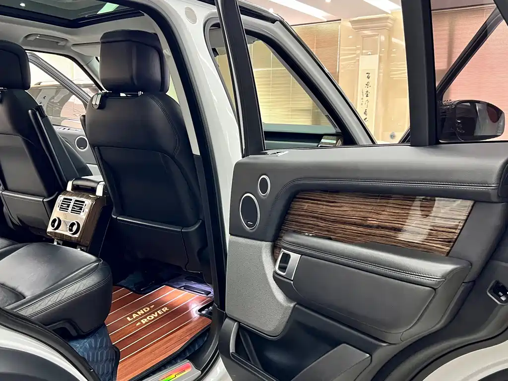 Land Rover Range Rover — миниатюра 14