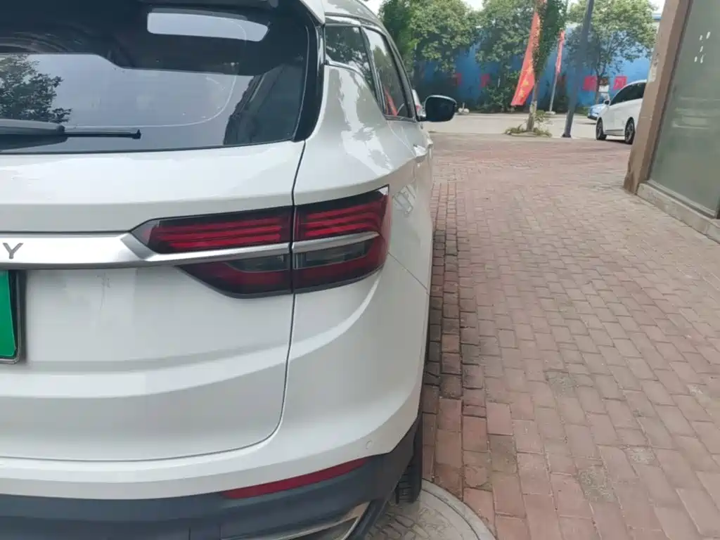 Geely Binyue — миниатюра 8
