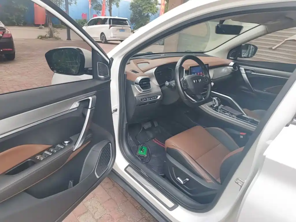 Geely Binyue — миниатюра 16