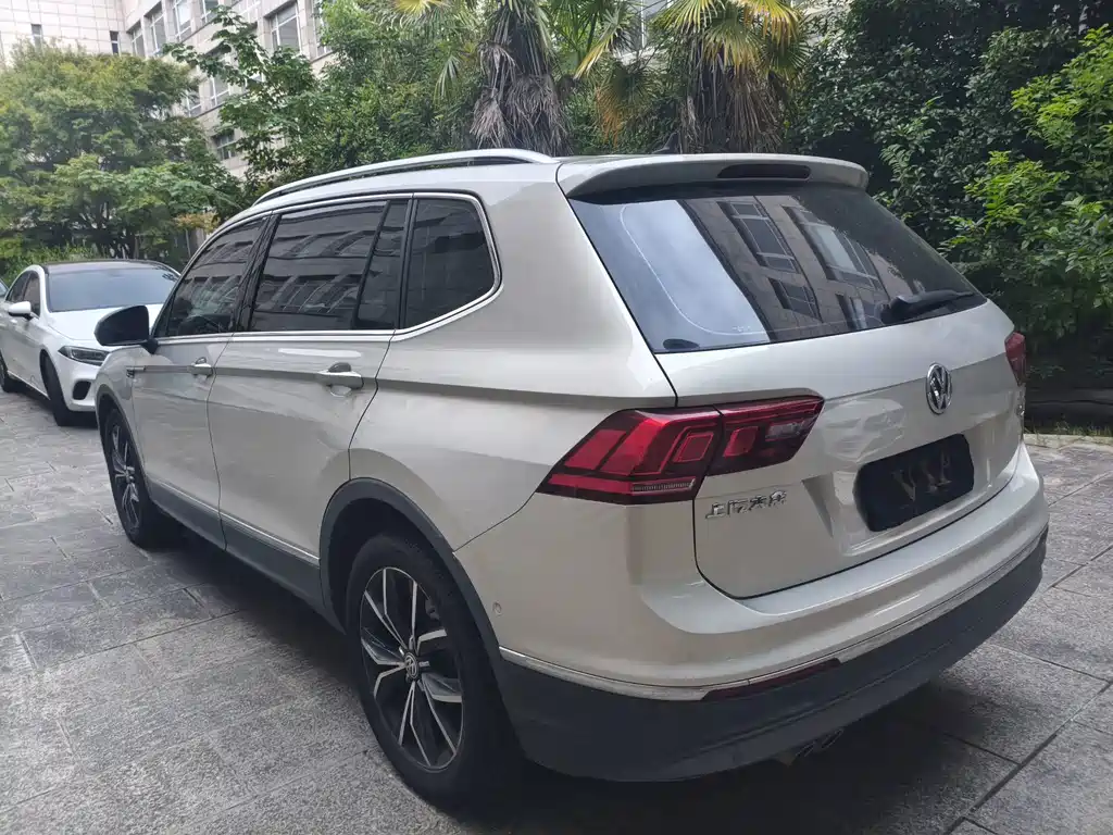 Volkswagen Tiguan L — миниатюра 6