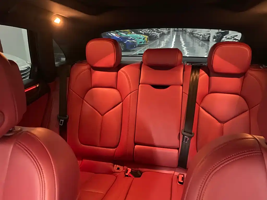 Porsche Macan — миниатюра 12