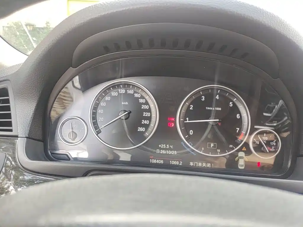 BMW 5 Series — миниатюра 12
